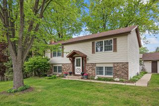 26 Miller Road, Lake In The Hills, IL 60156