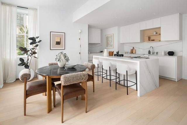 1 Wall St Apt 2612, New York City, NY 10005