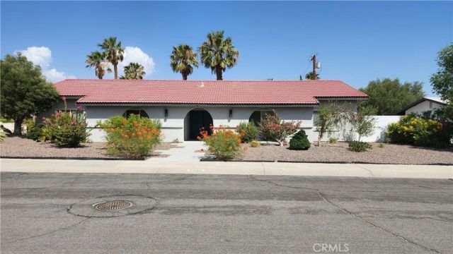 2098 N San Clemente Road, Palm Springs, CA 92262