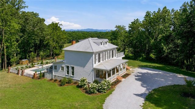 527 N Mize Road N, Mount Airy, GA 30563