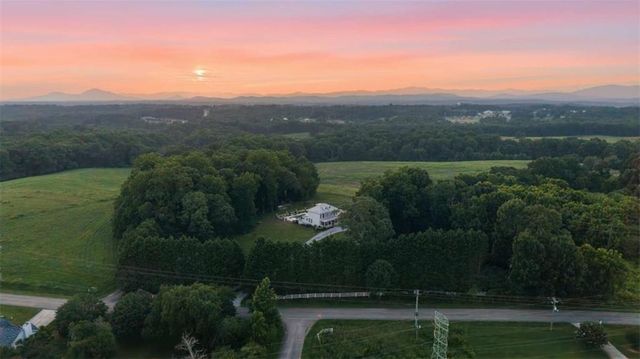 527 N Mize Road N, Mount Airy, GA 30563