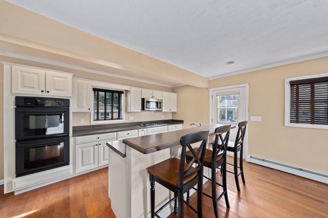 2 Caldwell St, Weymouth, MA 02191