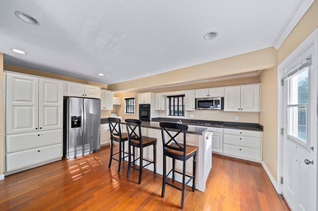 2 Caldwell St, Weymouth, MA 02191
