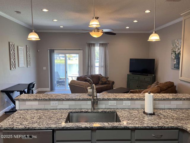1684 HOLLOW GLEN Drive, Middleburg, FL 32068