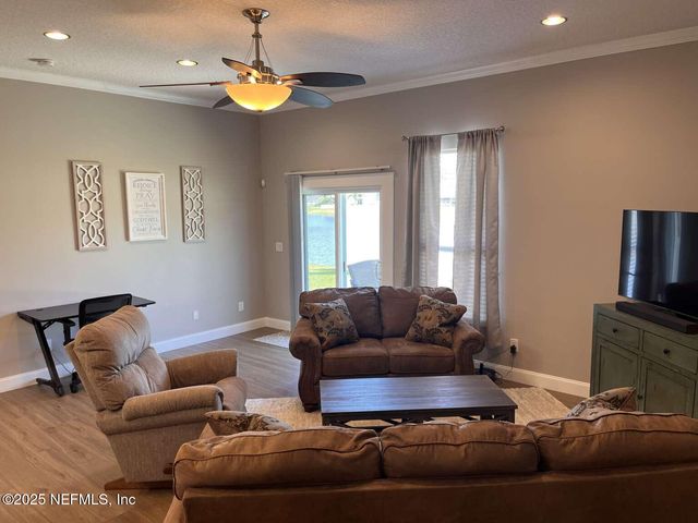 1684 HOLLOW GLEN Drive, Middleburg, FL 32068