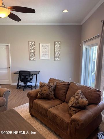 1684 HOLLOW GLEN Drive, Middleburg, FL 32068