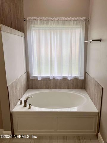 1684 HOLLOW GLEN Drive, Middleburg, FL 32068
