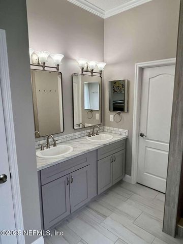1684 HOLLOW GLEN Drive, Middleburg, FL 32068