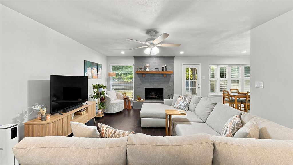 1800 Lexington Place, Bedford, TX 76022 — photo 5
