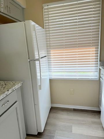 25 Christine CT, Hampton, VA 23666