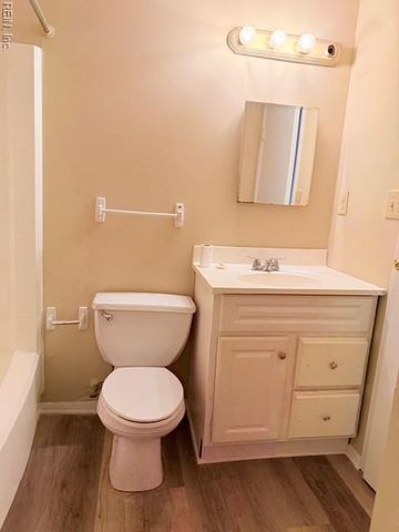 25 Christine CT, Hampton, VA 23666