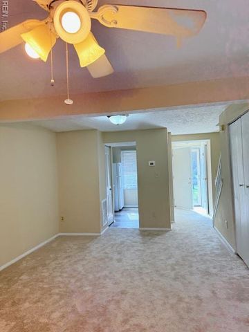 25 Christine CT, Hampton, VA 23666