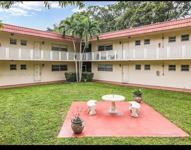 14901 SW 4th St 14A, Pembroke Pines, FL 33027