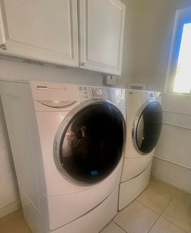 2425 Pierce Street, Hollywood, FL 33020