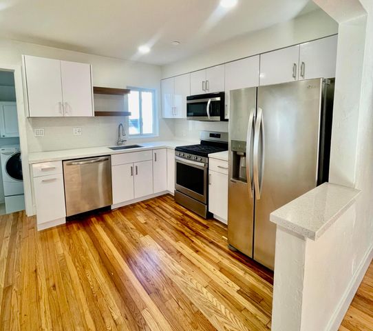 2425 Pierce Street, Hollywood, FL 33020