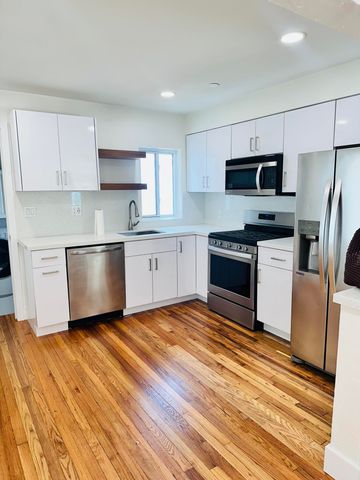 2425 Pierce Street, Hollywood, FL 33020