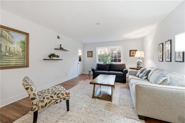 6851 Roswell Road F15, Atlanta, GA 30328