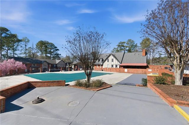 6851 Roswell Road F15, Atlanta, GA 30328