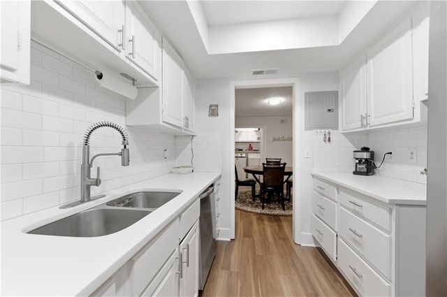 6851 Roswell Road F15, Atlanta, GA 30328