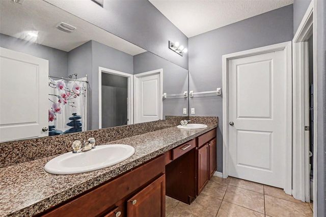 6711 BLUE MOON WAY, Sun City Center, FL 33573