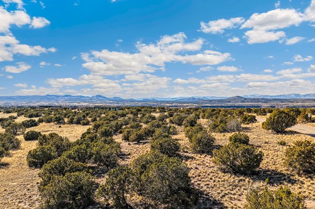 34 Camino Alazan, Santa Fe, NM 87506