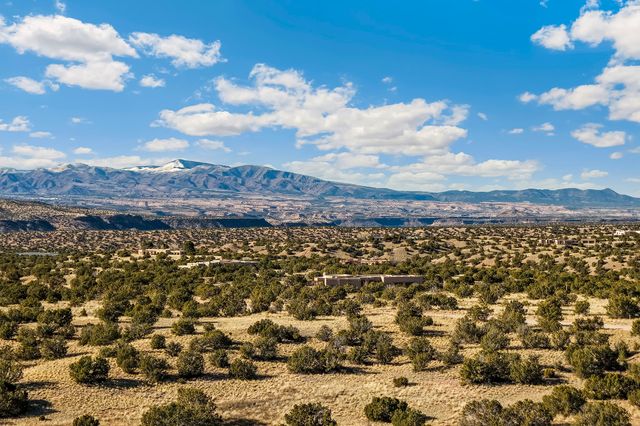 34 Camino Alazan, Santa Fe, NM 87506