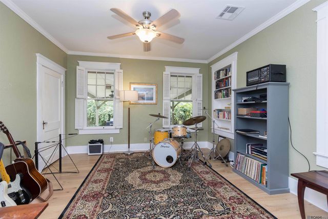 6161 Moss Side Ln, Baton Rouge, LA 70808