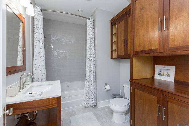 6161 Moss Side Ln, Baton Rouge, LA 70808