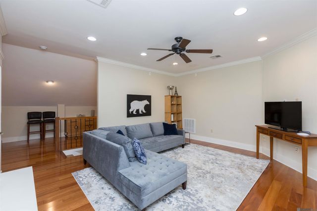 6161 Moss Side Ln, Baton Rouge, LA 70808