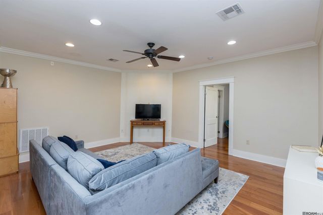 6161 Moss Side Ln, Baton Rouge, LA 70808