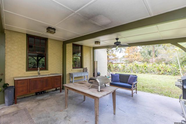 6161 Moss Side Ln, Baton Rouge, LA 70808