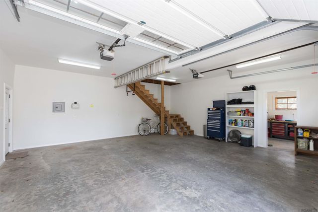 6161 Moss Side Ln, Baton Rouge, LA 70808