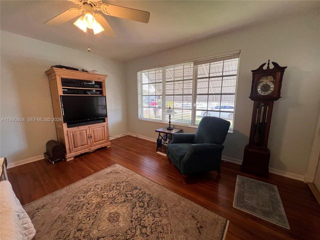 151 W 63rd St, Hialeah, FL 33012