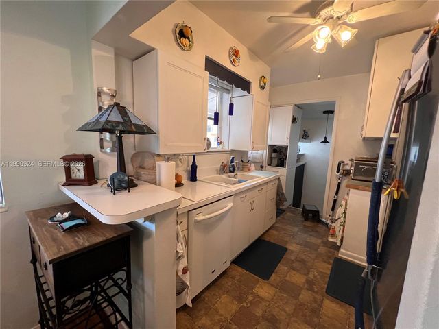 151 W 63rd St, Hialeah, FL 33012