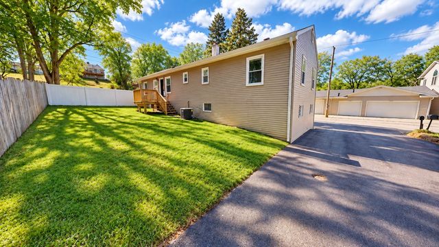176 E Grand Avenue, Fox Lake, IL 60020