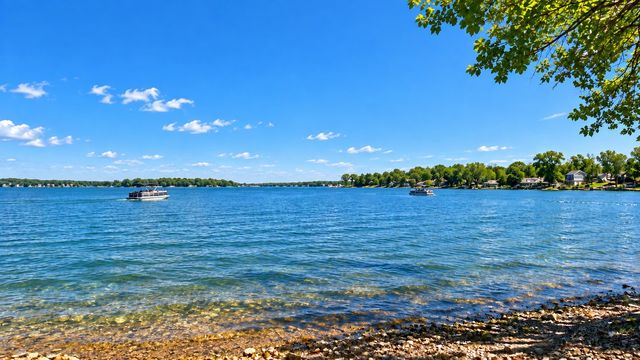176 E Grand Avenue, Fox Lake, IL 60020