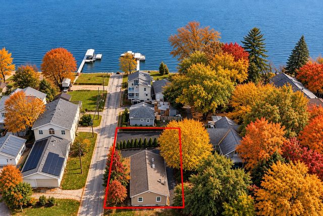 176 E Grand Avenue, Fox Lake, IL 60020