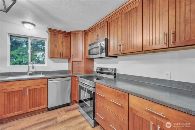 22026 SE 269th Place, Maple Valley, WA 98038