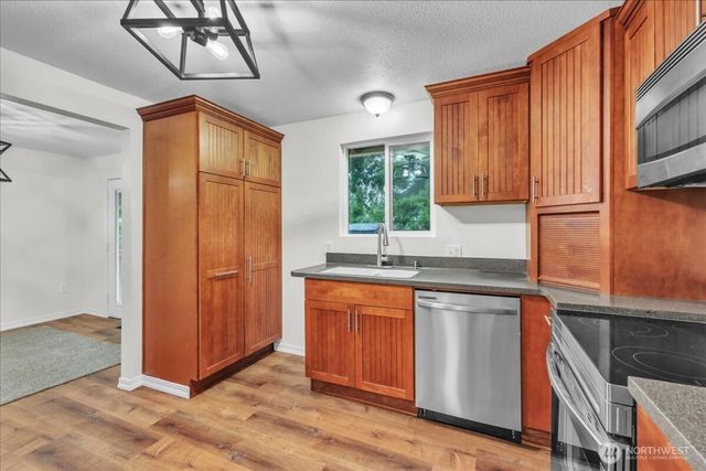 22026 SE 269th Place, Maple Valley, WA 98038