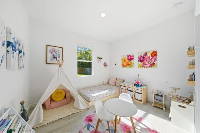 302 Alder Loop, Anahuac, TX 77514