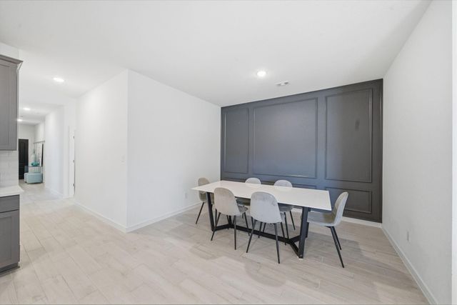 302 Alder Loop, Anahuac, TX 77514