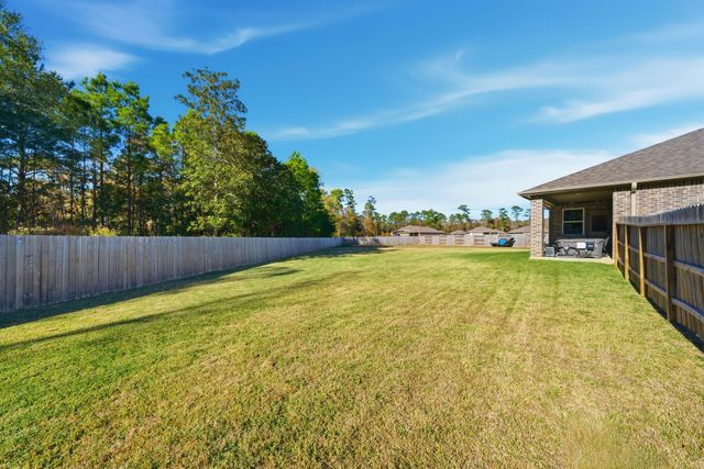 302 Alder Loop, Anahuac, TX 77514
