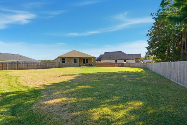 302 Alder Loop, Anahuac, TX 77514