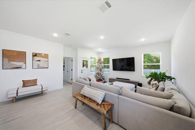 302 Alder Loop, Anahuac, TX 77514