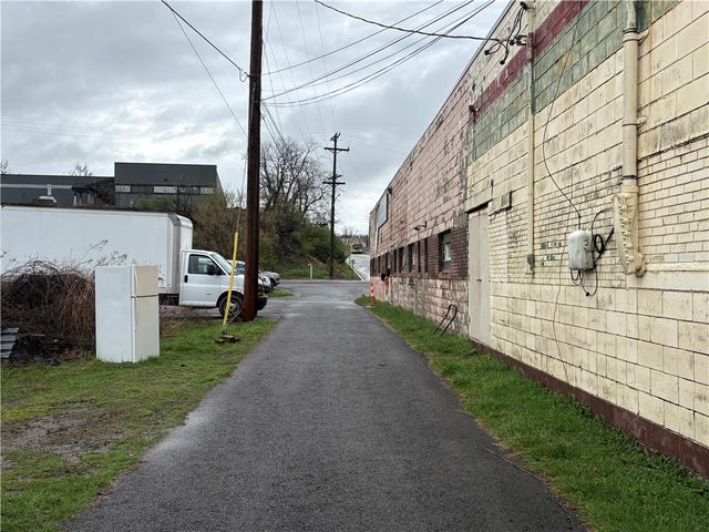 550 N Mayer, Bridgeville, PA 15017