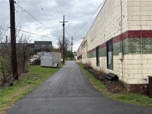 550 N Mayer, Bridgeville, PA 15017