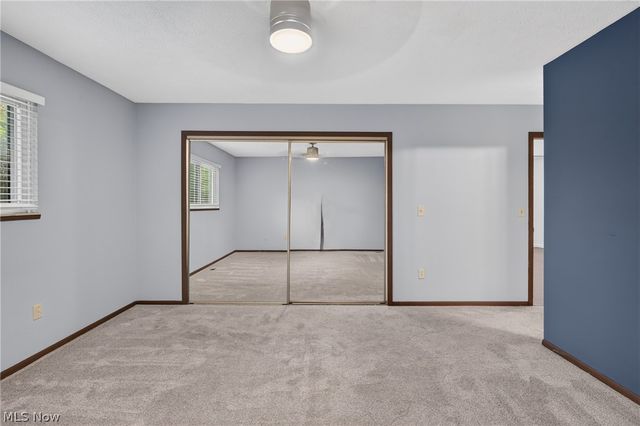19029 Hunters Pointe Drive, Strongsville, OH 44136