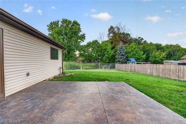 19029 Hunters Pointe Drive, Strongsville, OH 44136