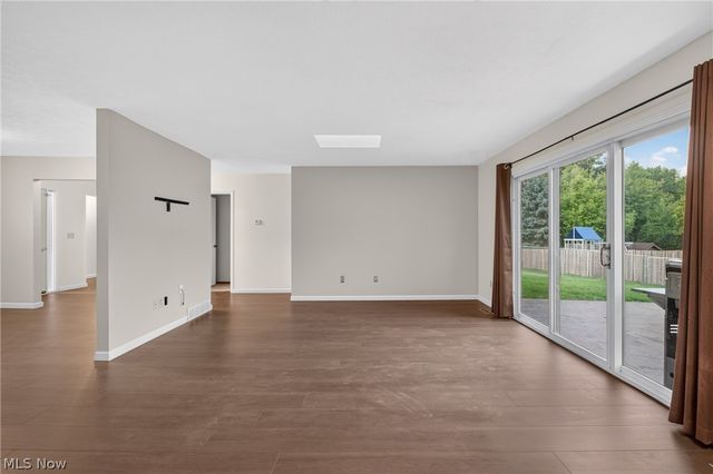 19029 Hunters Pointe Drive, Strongsville, OH 44136