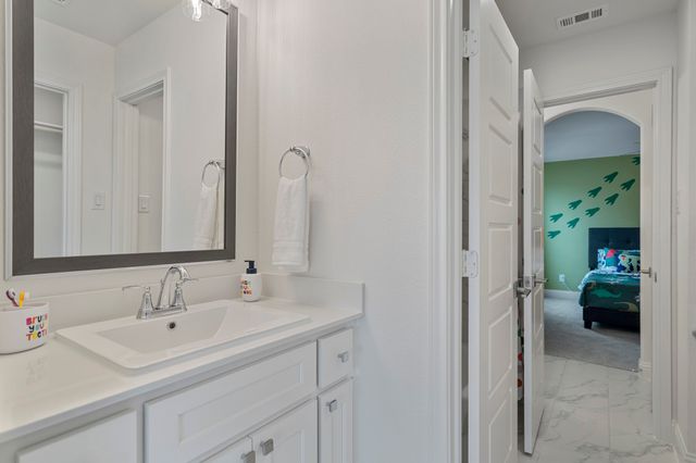 717 Blackbird Drive, Aledo, TX 76008